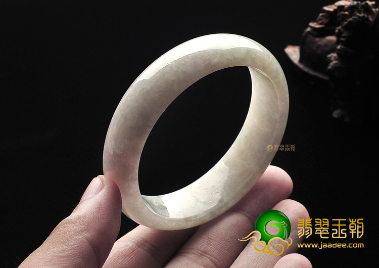 糯冰种淡晴水手镯(55.4mm)