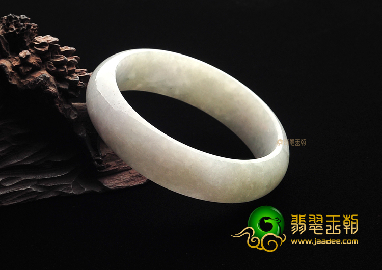 糯冰种淡晴水手镯(55.4mm)