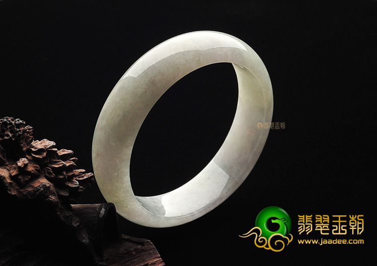 糯冰种淡晴水手镯(55.4mm)