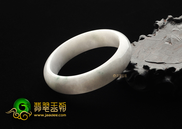 糯冰种淡晴水手镯(55.9mm)