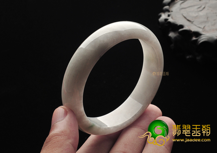 糯冰种淡晴水手镯(55.9mm)