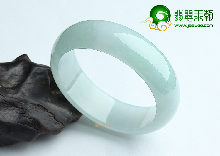 (超值推荐)冰种晴水手镯（58.5mm）