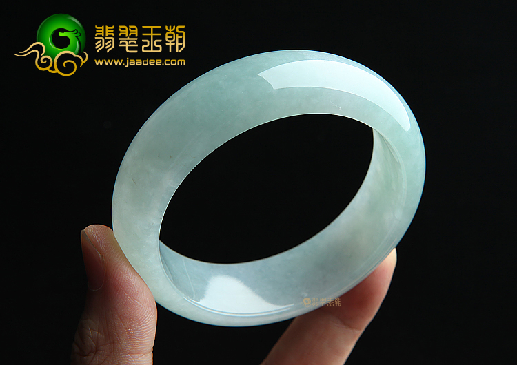 (超值推荐)冰种晴水手镯（58.5mm）