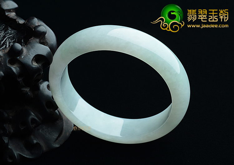 (超值推荐)糯冰种略飘花手镯（56.5mm）
