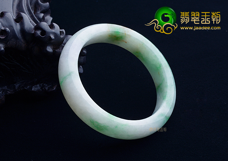 糯冰种飘翠带黄翡手镯（53.3mm）