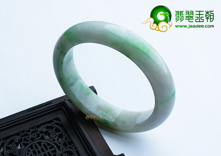 糯冰种飘翠带黄翡手镯（53.3mm）