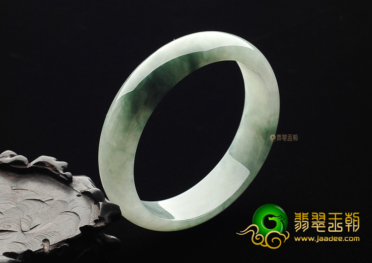 糯冰种飘花手镯(56mm)