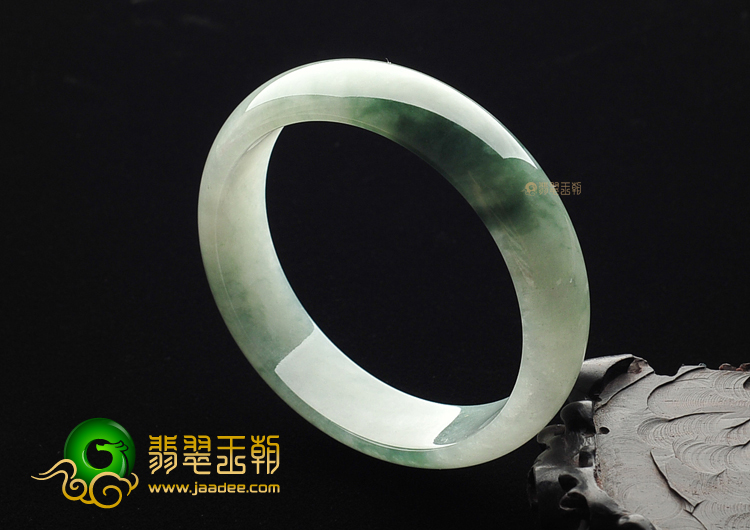 糯冰种飘花手镯(56mm)