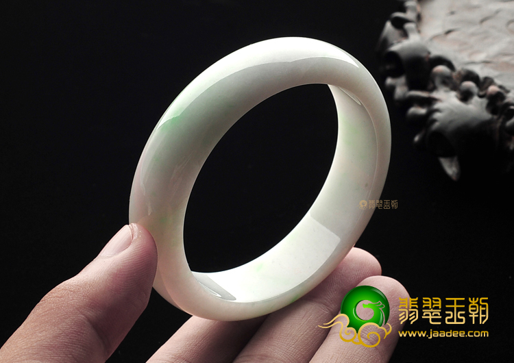 糯冰种飘翠手镯(56mm)