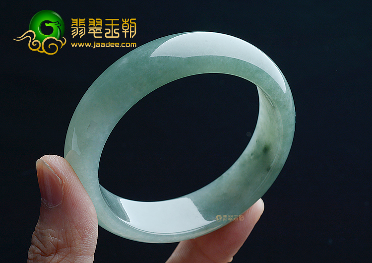 (超值推荐)糯冰种晴水手镯（56.7mm）