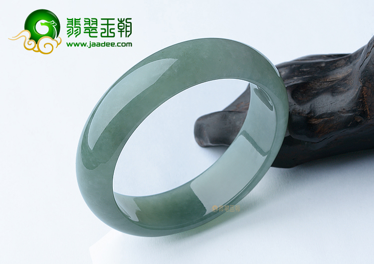 (超值推荐)糯冰种晴水手镯（56.7mm）