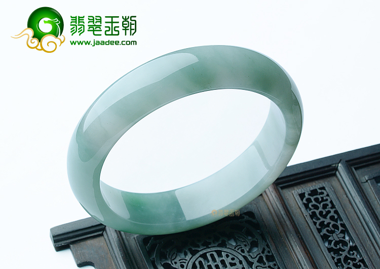 (超值推荐)糯冰种晴水飘花手镯（57.5mm）