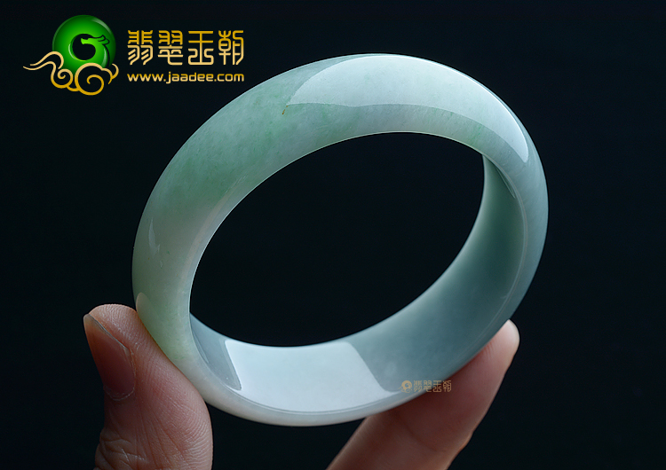 (超值推荐)糯冰种淡春带彩手镯（54.8mm）