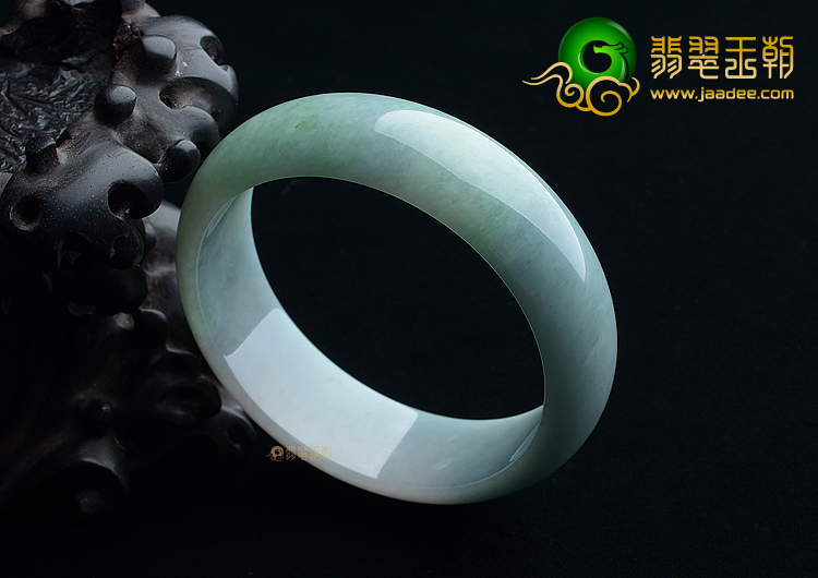 (超值推荐)糯冰种淡春带彩手镯（54.8mm）