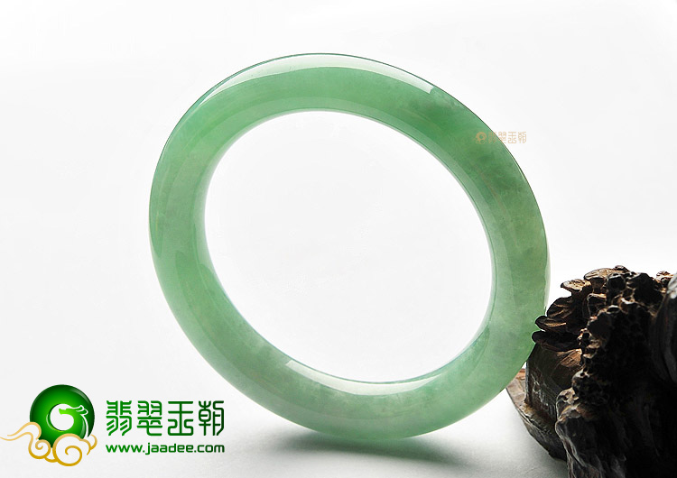 (超值推荐)糯冰种豆色圆条手镯(54.8mm)
