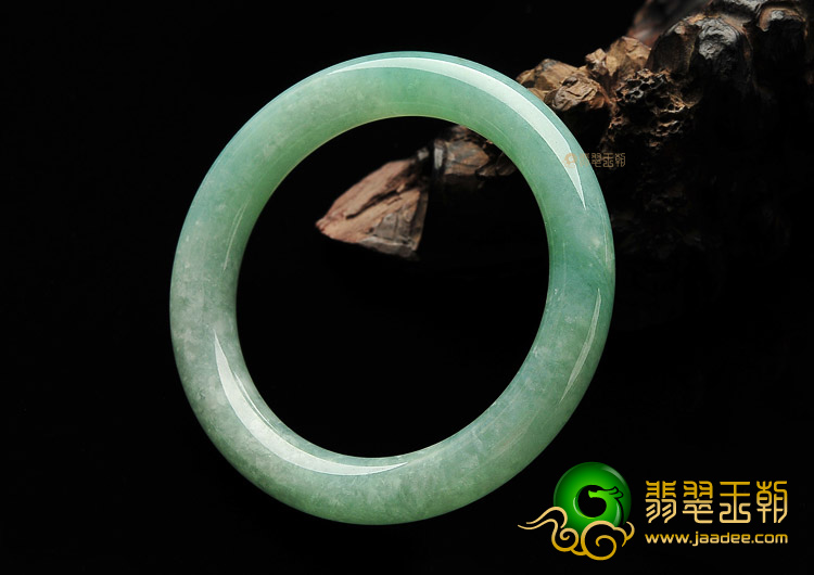 (超值推荐)糯冰种豆色圆条手镯(54.8mm)