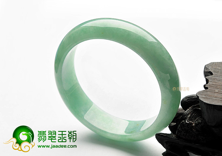 (超值推荐)糯冰种豆色手镯(58.9mm)