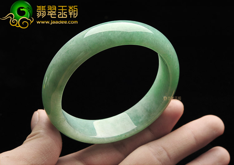 (超值推荐)糯冰种豆色手镯(58.9mm)