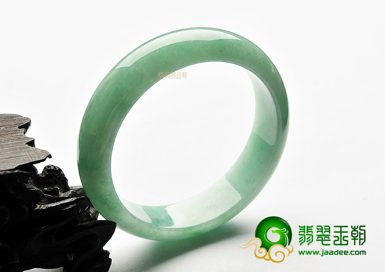 (超值推荐)糯冰种豆色手镯(58.9mm)