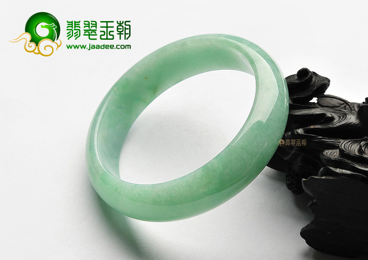 (超值推荐)糯冰种豆色手镯(58.9mm)