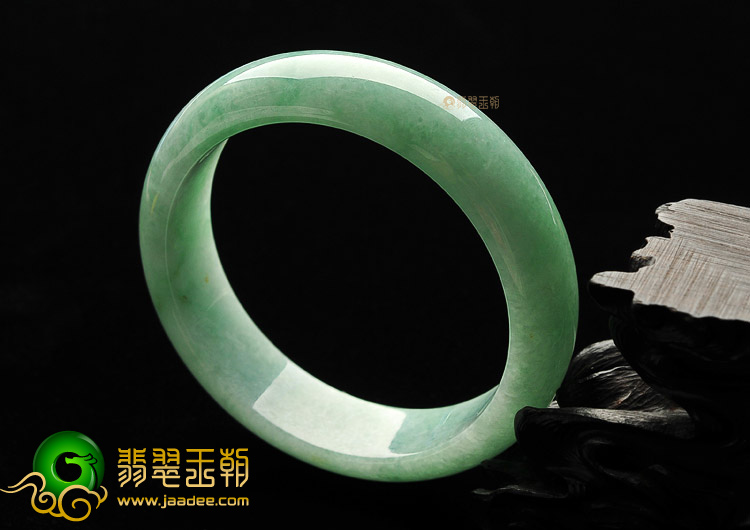 (超值推荐)糯冰种豆色手镯(58.9mm)