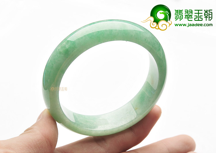 (超值推荐)糯冰种豆色手镯(58.1mm)