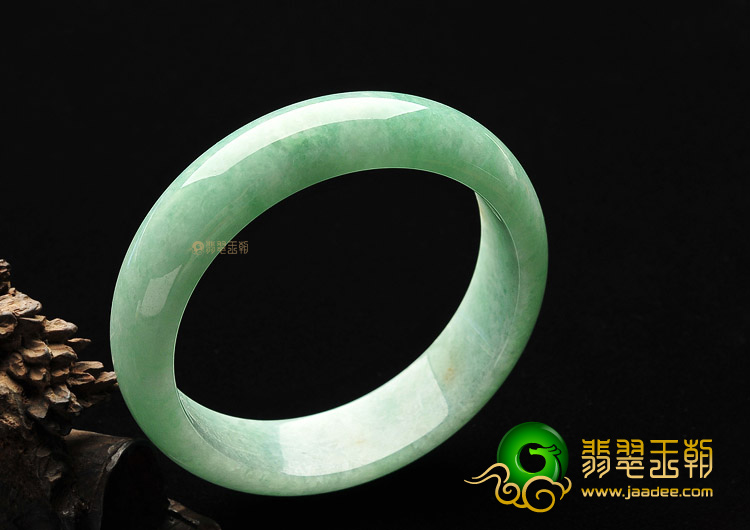 (超值推荐)糯冰种豆色手镯(58.1mm)