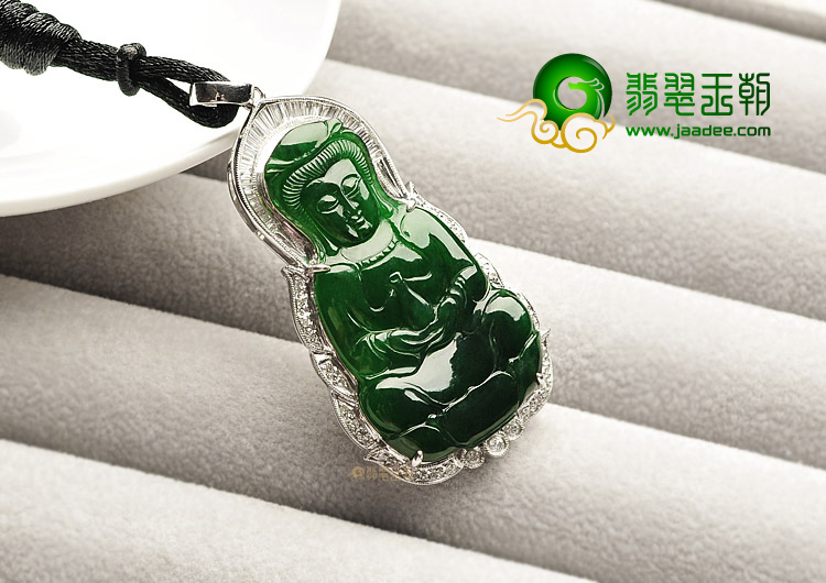 (超值推荐)糯冰种浓绿镶白金钻石观音胸坠