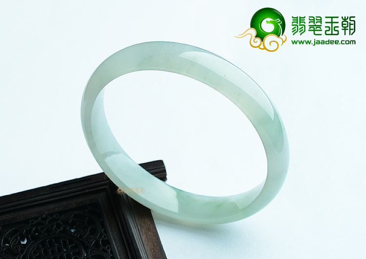 (超值推荐)冰种晴水飘花手镯（58.4mm）