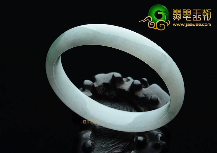 (超值推荐)糯冰种晴水带烟灰色手镯（60.7mm）