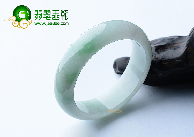(超值推荐)糯冰种晴水飘翠手镯（57mm）