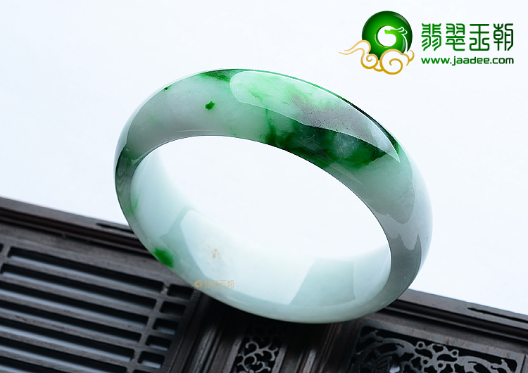 (超值推荐)糯冰种白底青手镯（57.2mm）