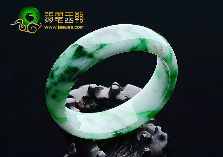 (超值推荐)糯冰种白底青手镯（57.2mm）