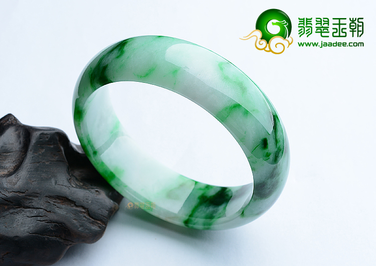 (超值推荐)糯冰种白底青手镯（57.2mm）