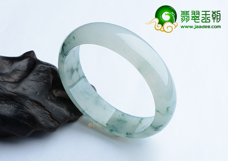 (超值推荐)冰种飘花手镯（58.7mm）