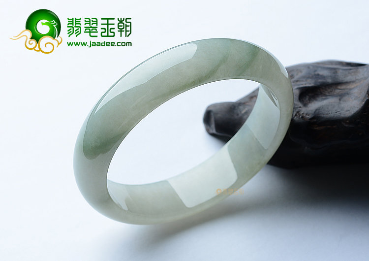 (超值推荐)糯冰种晴水飘花手镯（58mm）