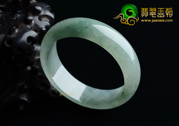 (超值推荐)糯冰种晴水略飘花手镯（55.3mm）