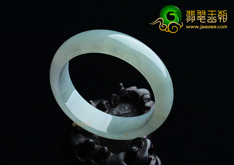 (超值推荐)糯冰种晴水略飘黄翡手镯（58.6mm）