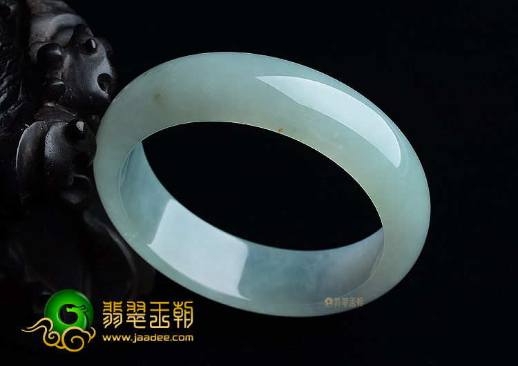 (超值推荐)糯冰种晴水略飘黄翡手镯（58.6mm）