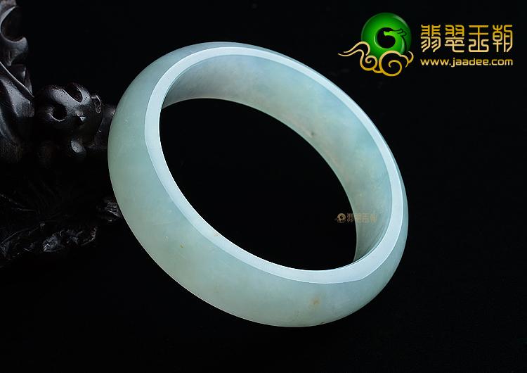 (超值推荐)糯冰种晴水略飘黄翡手镯（58.6mm）