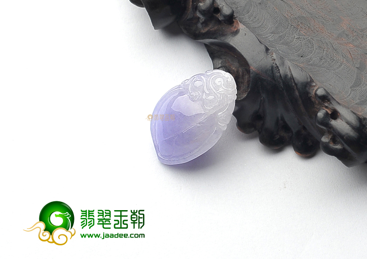 糯冰种紫罗兰寿桃挂件