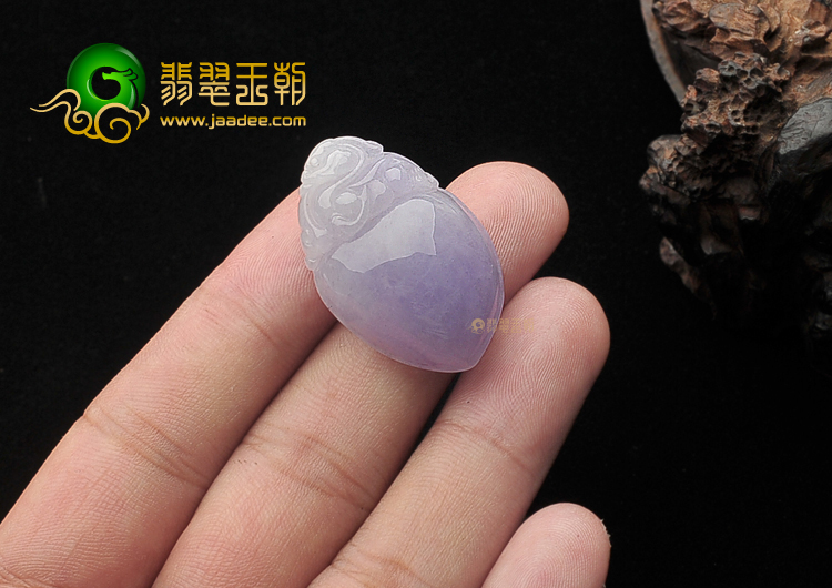 糯冰种紫罗兰寿桃挂件