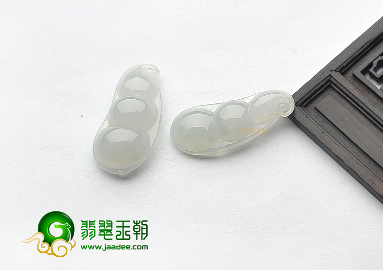 冰种淡晴水四季豆挂件(一对)