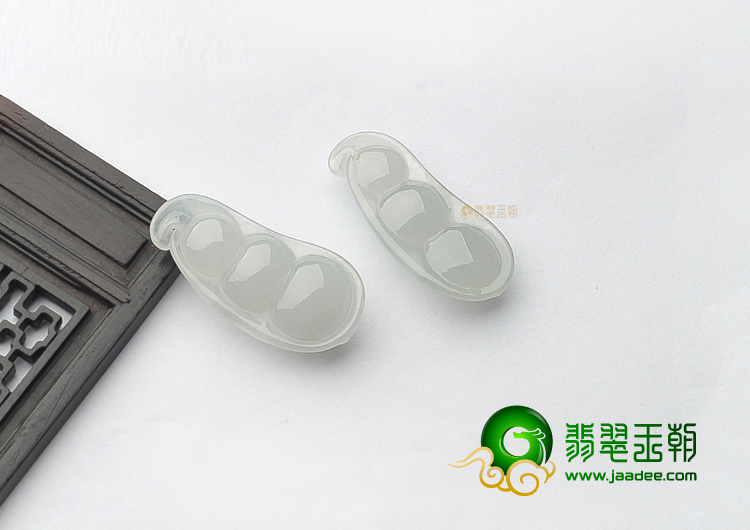 冰种淡晴水四季豆挂件(一对)