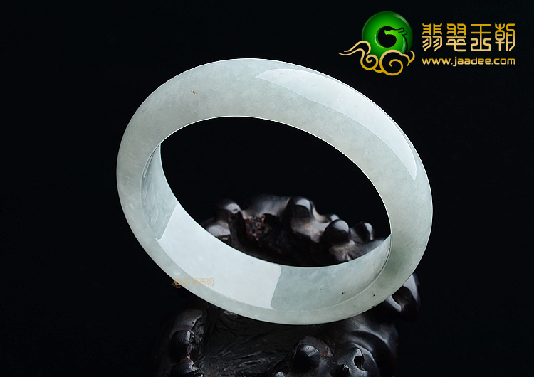 (超值推荐)糯冰种淡晴水手镯（55.2mm）