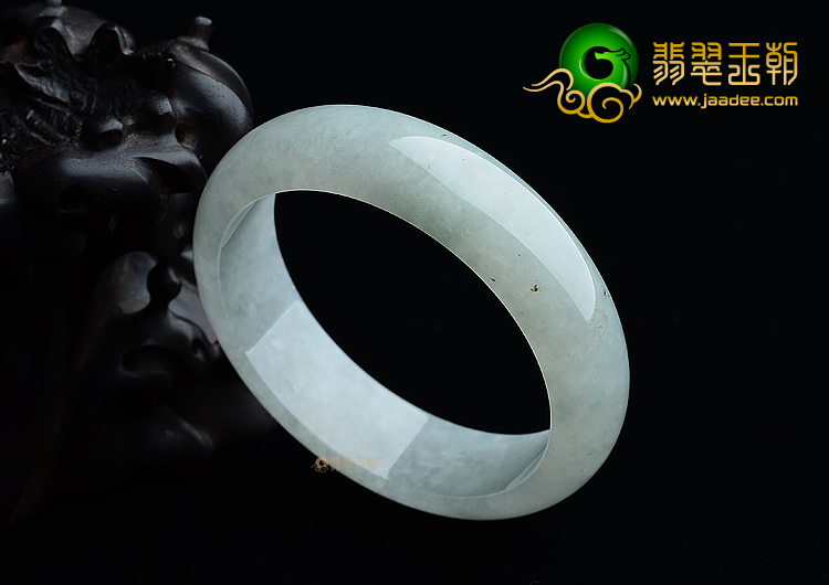 (超值推荐)糯冰种淡晴水手镯（55.2mm）