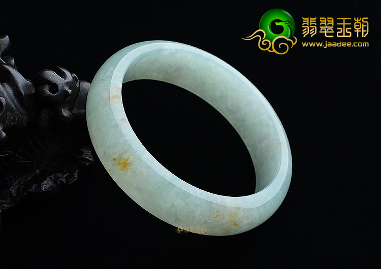 (超值推荐)糯冰种晴水略飘黄翡手镯（57mm）