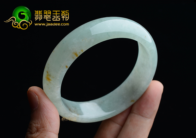 (超值推荐)糯冰种晴水略飘黄翡手镯（57mm）