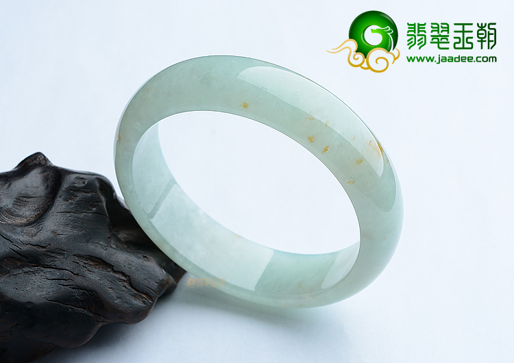 (超值推荐)糯冰种晴水略飘黄翡手镯（57mm）