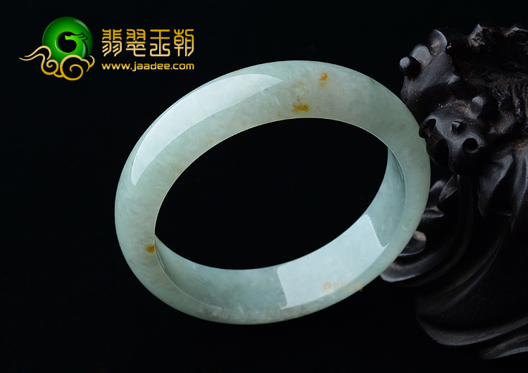 (超值推荐)糯冰种晴水略飘黄翡手镯（58.2mm）